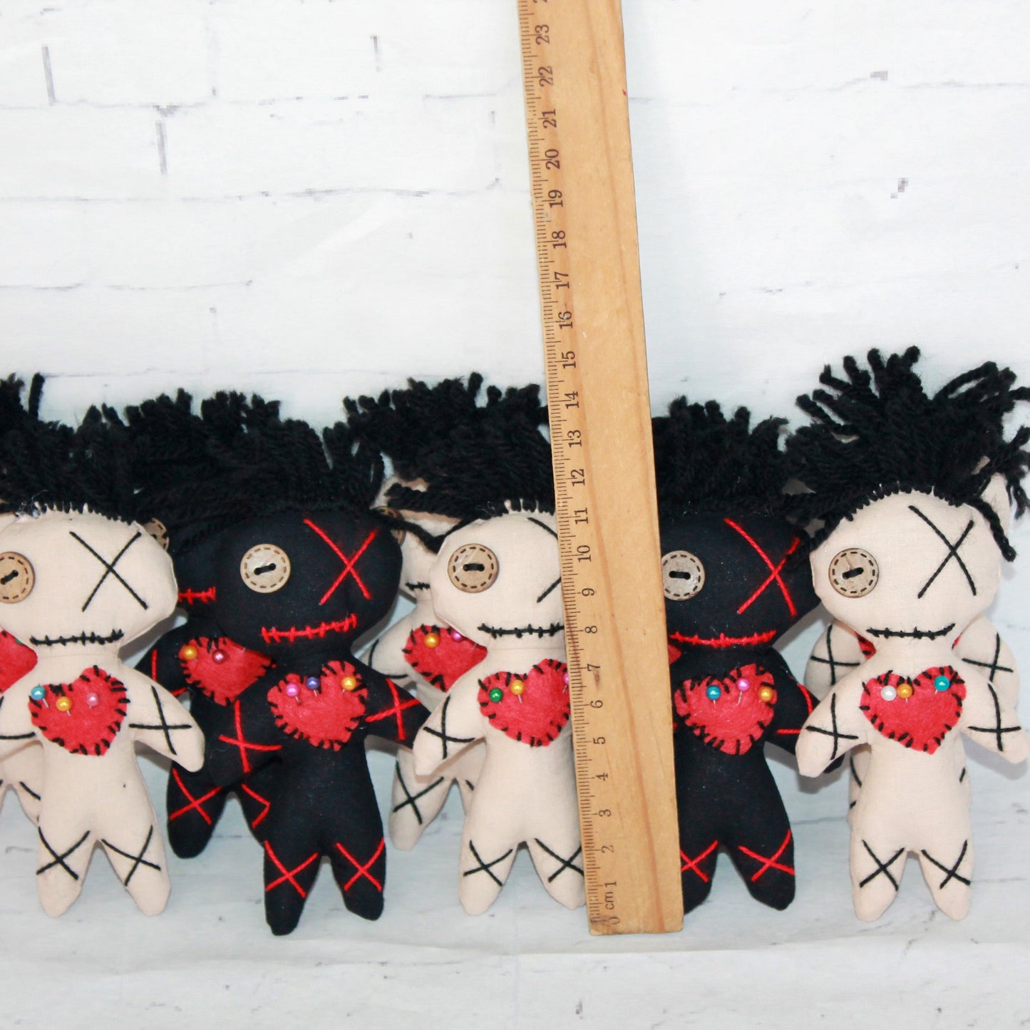 Halloween-party-favors-voodoo -with -pins